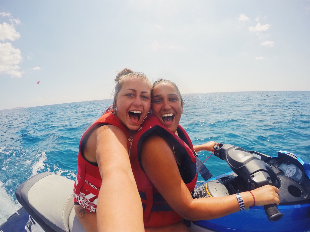 Jetski-Action in der Bucht von Bentota